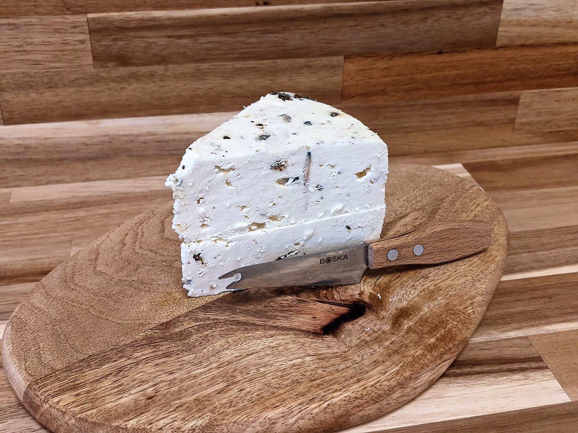 Bleu Cheese with Juniper Berries Eau Galle Cheese